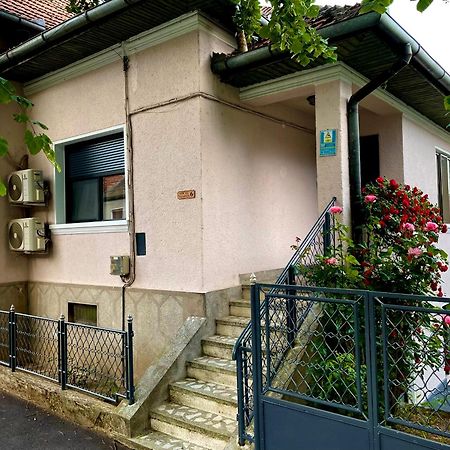 Holiday Home Esku Оршова Екстер'єр фото