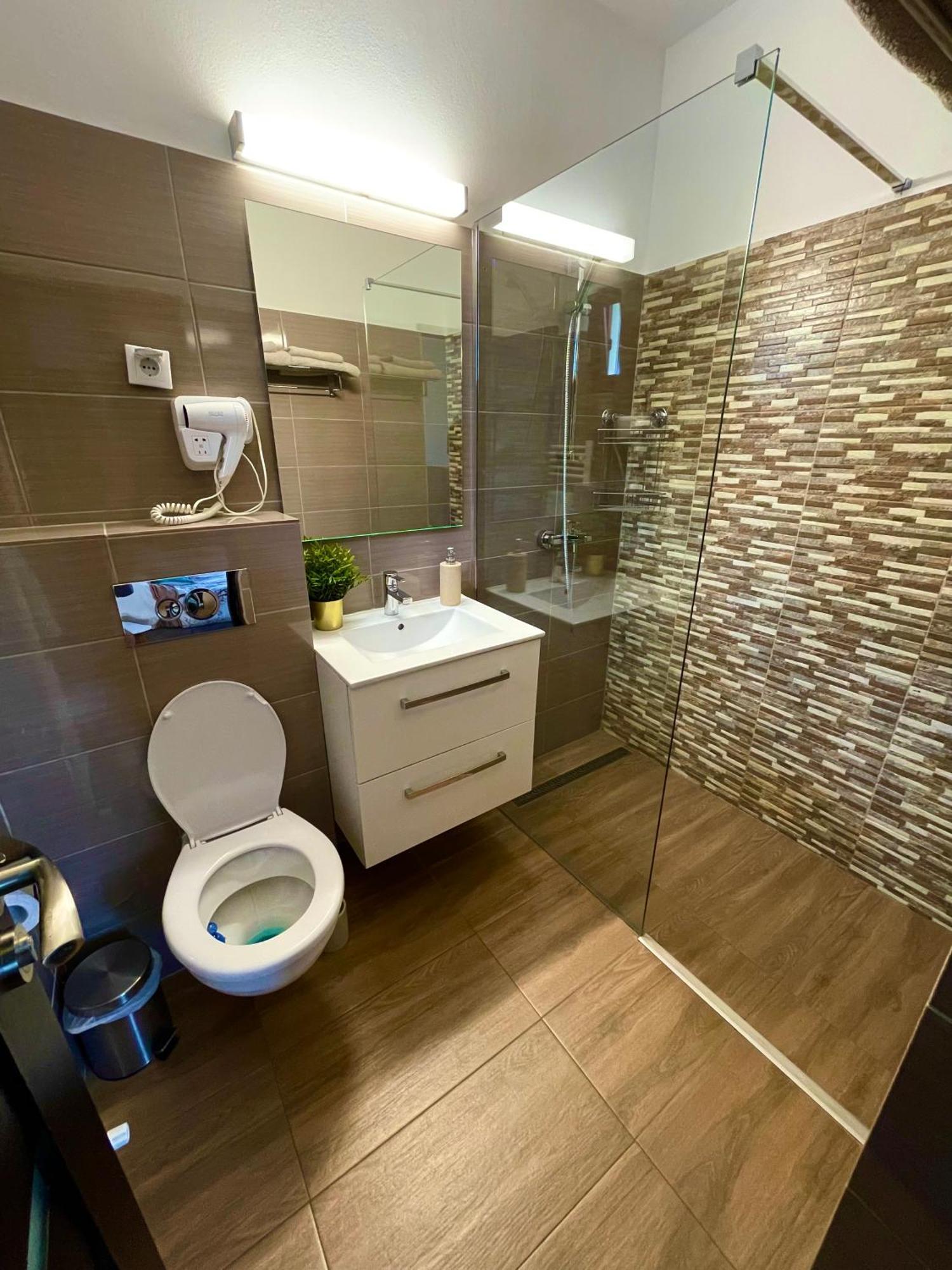 Holiday Home Esku Оршова Екстер'єр фото